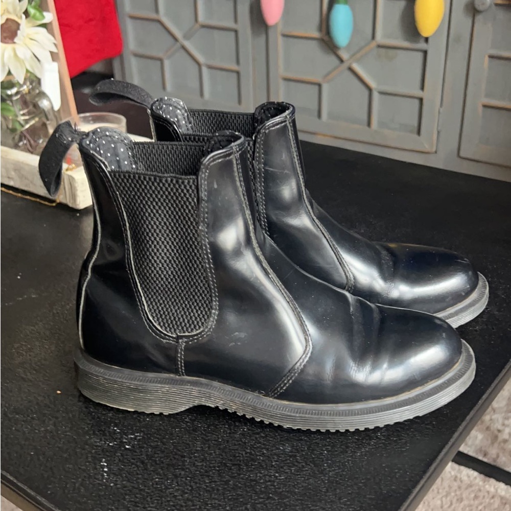 Dr. Martens flora Chelsea boots size 6